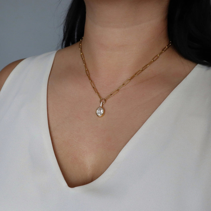 Mila Oval Pendant